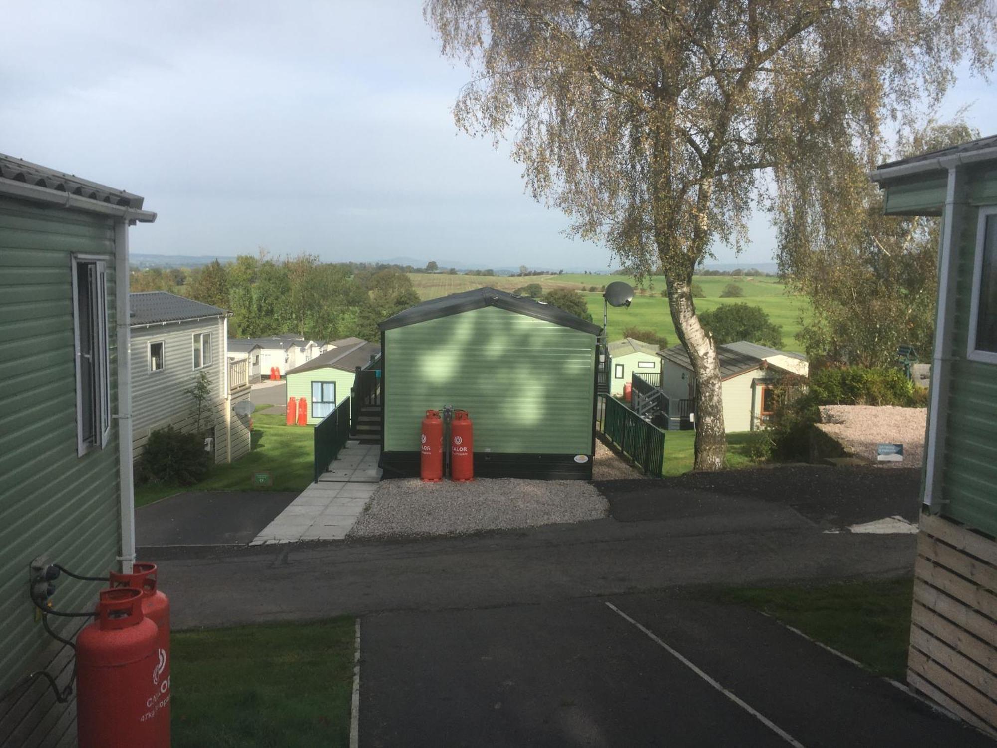 Tim'S Getaways Super Caravan A2, Todber Valley Caravan Park Hotel Gisburn Buitenkant foto